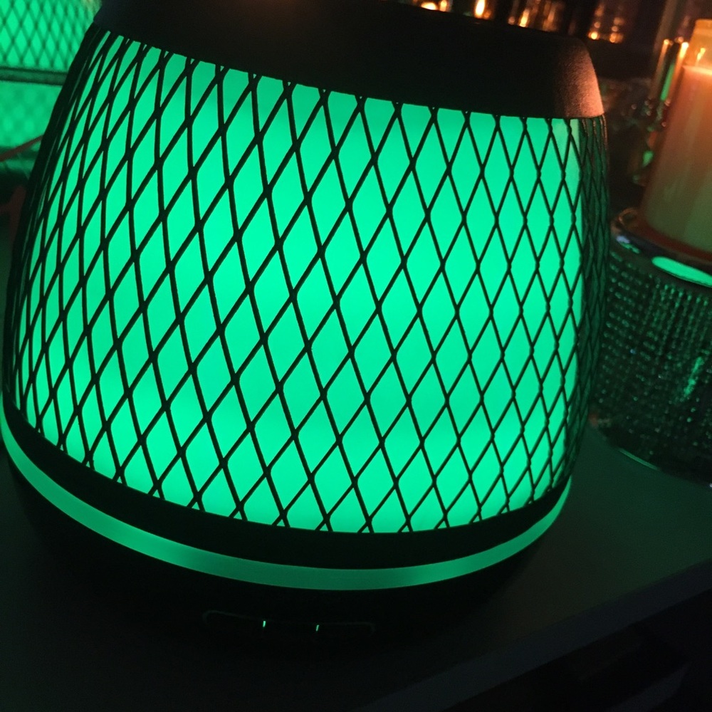 Color changing oil diffuser - Picture 7 of 8